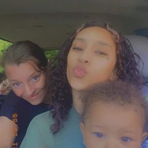 Meet your Posher, Crystal